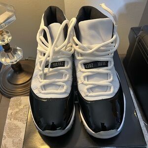 Nike Air Jordan 11 Retro 378037-100 White and black men's basketball shoes US8